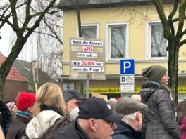Rund 500 demonstrieren in Bad Bramstedt gegen „Rechts“