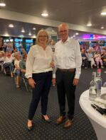 Volles Haus bei Katrin Schmieder - Hans-Joachim Grote zu Gast