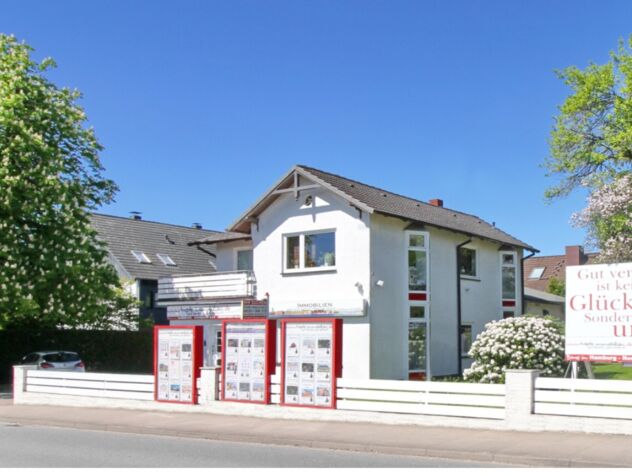 Firmenzentrale in Henstedt-Ulzburg 04193 / 92 007