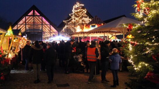 11. Weihnachtsmarkt der Kunsthandwerker im Feuerwehrmuseum Schleswig-Holstein