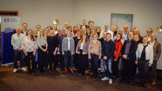 1.465 Jahre Bankerfahrung - VR Bank in Holstein feiert langjährige Mitarbeiter