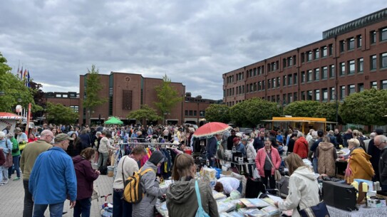 Dritter Nachtflohmarkt – Bummeln, Stöbern und Chansons unter freiem Himmel