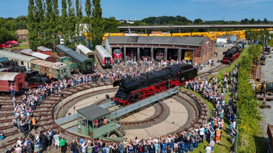 Eisenbahnsternfahrt nach Neumünster zur Dampfloklegende 01 1104 am 23.05.26
