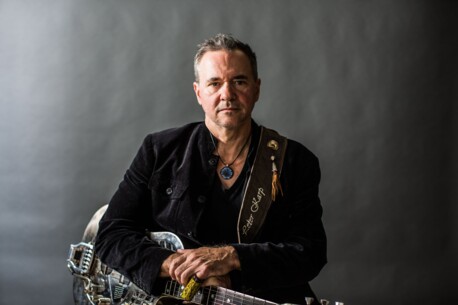 Peter Karp & Band - Kraftvolle Slide-Gitarrensoli zu den Wurzeln des Blues