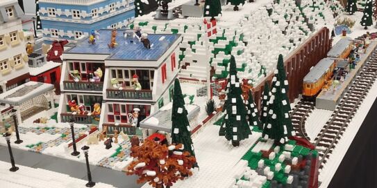 Bauwerke aus Millionen LEGO®  Steinen in Kaltenkirchen