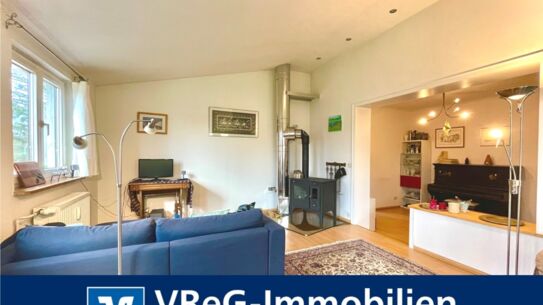 Wie eine Doppelhaushälfte, nur horizontal geteilt: 4-Zimmer-Wohnung mit großem Garten und Keller