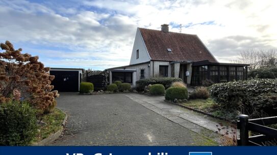 Naturidyll mit Perspektive: Handwerkerobjekt auf großzügigem Grundstück