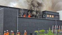Großbrand in Lagerhallenkomplex - rund 58-stündiger Großeinsatz mit etwa 300 Kräften