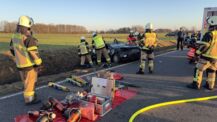 Schwerer Verkehrsunfall - Passanten retten Fahrer