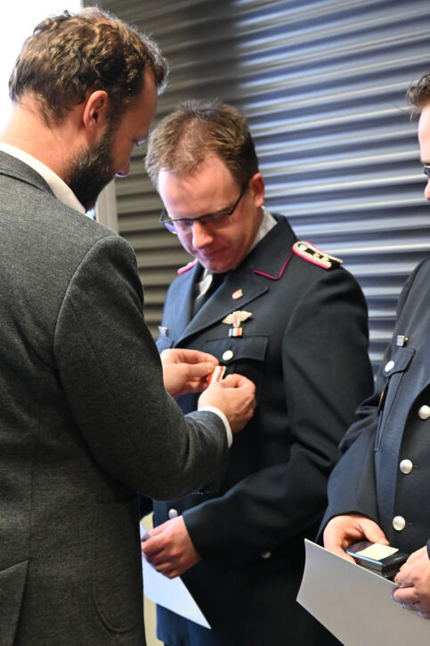 Ehrungen und Beförderungen bei der Freiwilligen Feuerwehr Kaltenkirchen