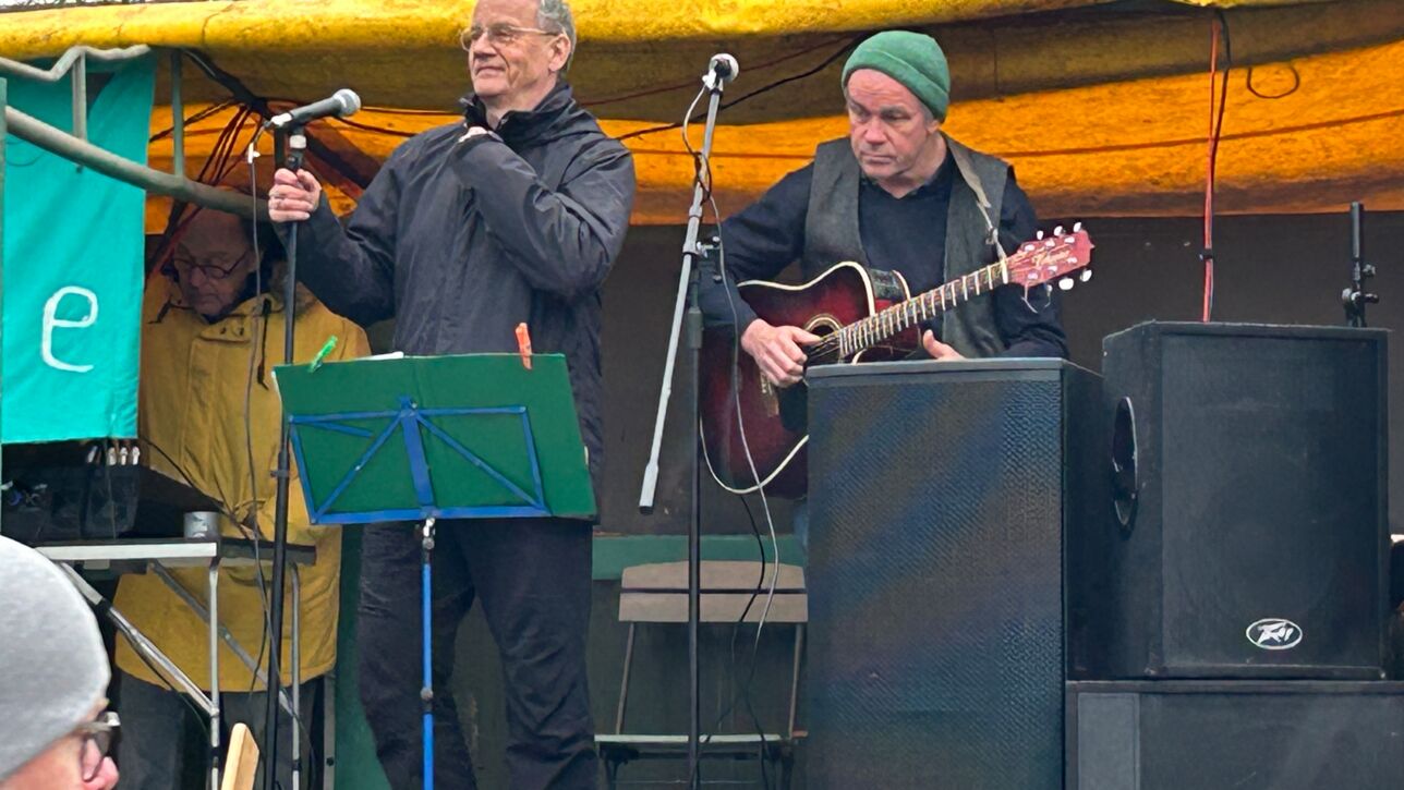 Rund 500 demonstrieren in Bad Bramstedt gegen „Rechts“