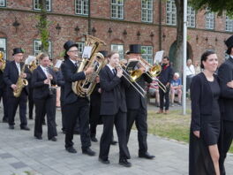 "De Gill schall leven" - Fleckensgilde tanzt um den Roland