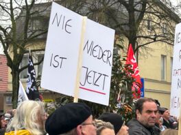 Rund 500 demonstrieren in Bad Bramstedt gegen „Rechts“