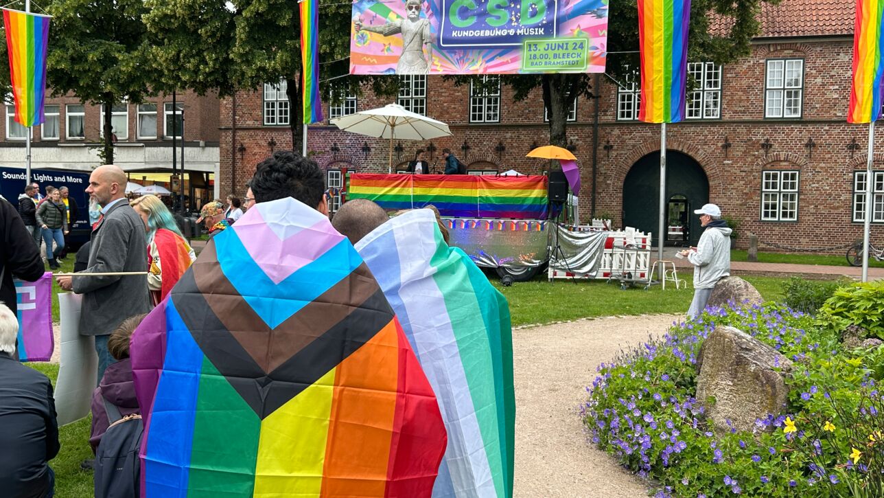 Bad Bramstedt feiert ersten Christopher Street Day