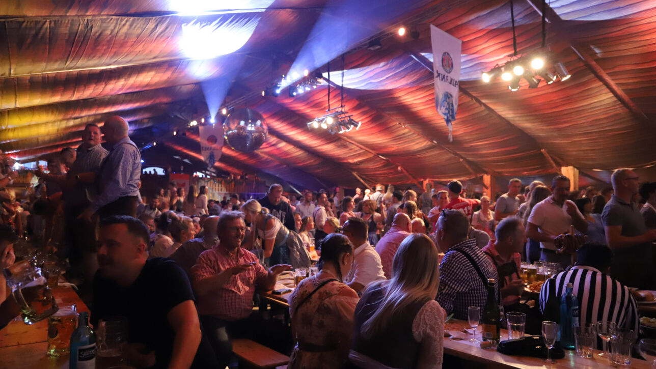 Der Wahnsinn! Oktoberfest bei Möbel Kraft!!!