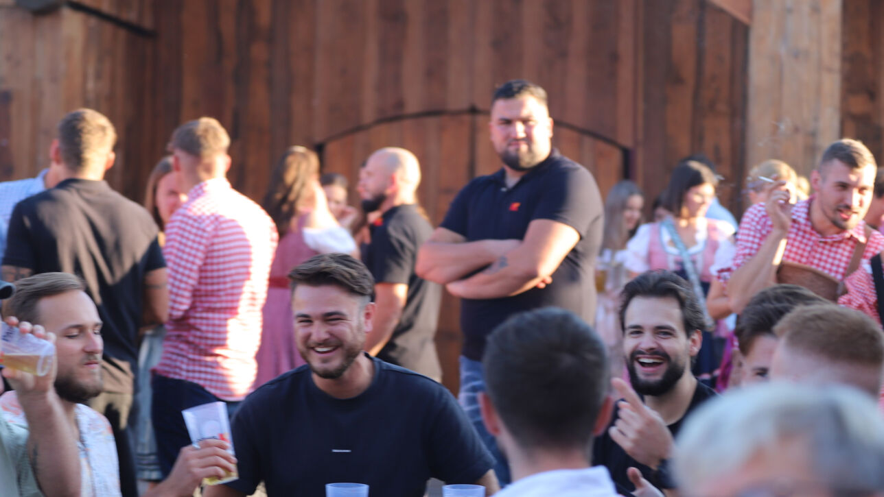 Der Wahnsinn! Oktoberfest bei Möbel Kraft!!!