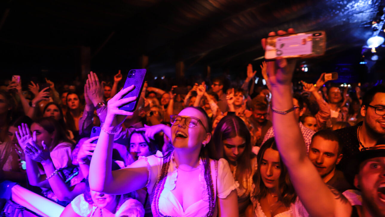 Der Wahnsinn! Oktoberfest bei Möbel Kraft!!!