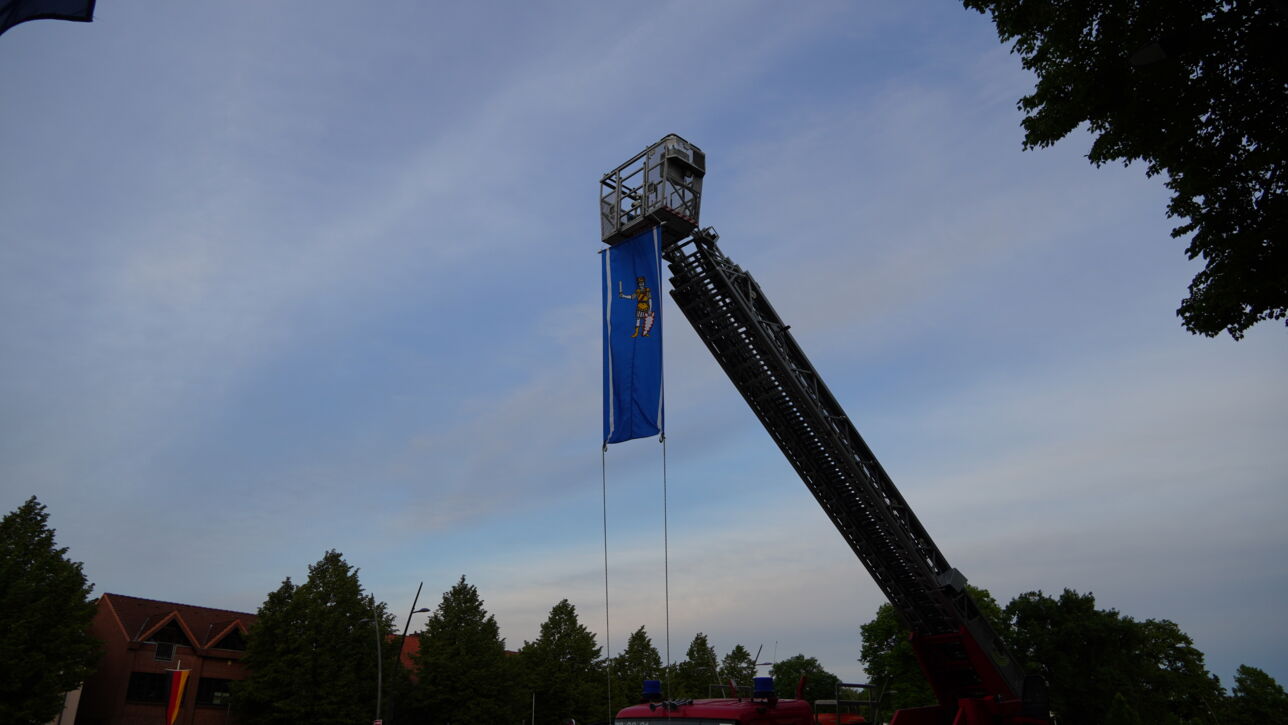 "De Gill schall leven" - Fleckensgilde tanzt um den Roland