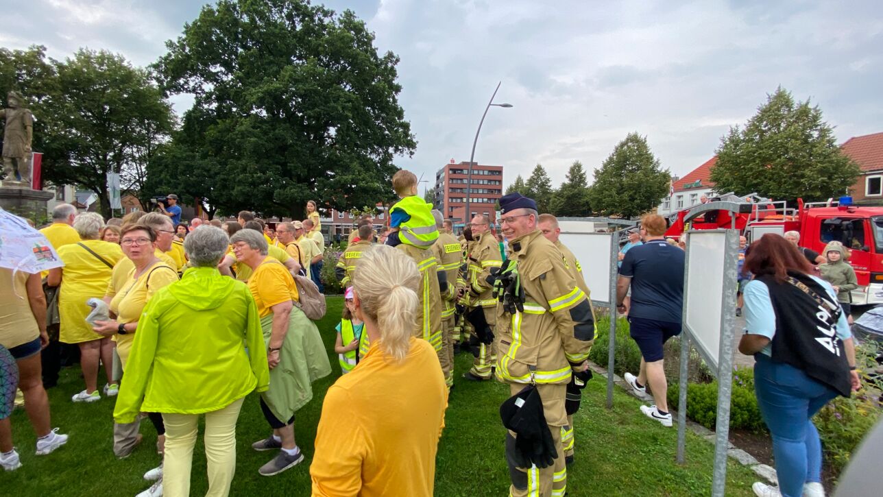 Orts-Challenge gewonnen! VR Bank in Holstein spendet 2000€ an Bad Bramstedter Tafel