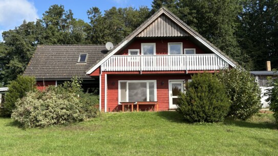 Charmantes Einfamilienhaus auf großem Grundstück in Travenhorst