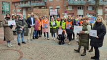 MFA-Warnstreik vor dem Rathaus Kaltenkirchen