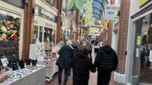 Ostermarkt der Kunsthandwerker begeistert Besucher/innen in der MOORBEK PASSAGE